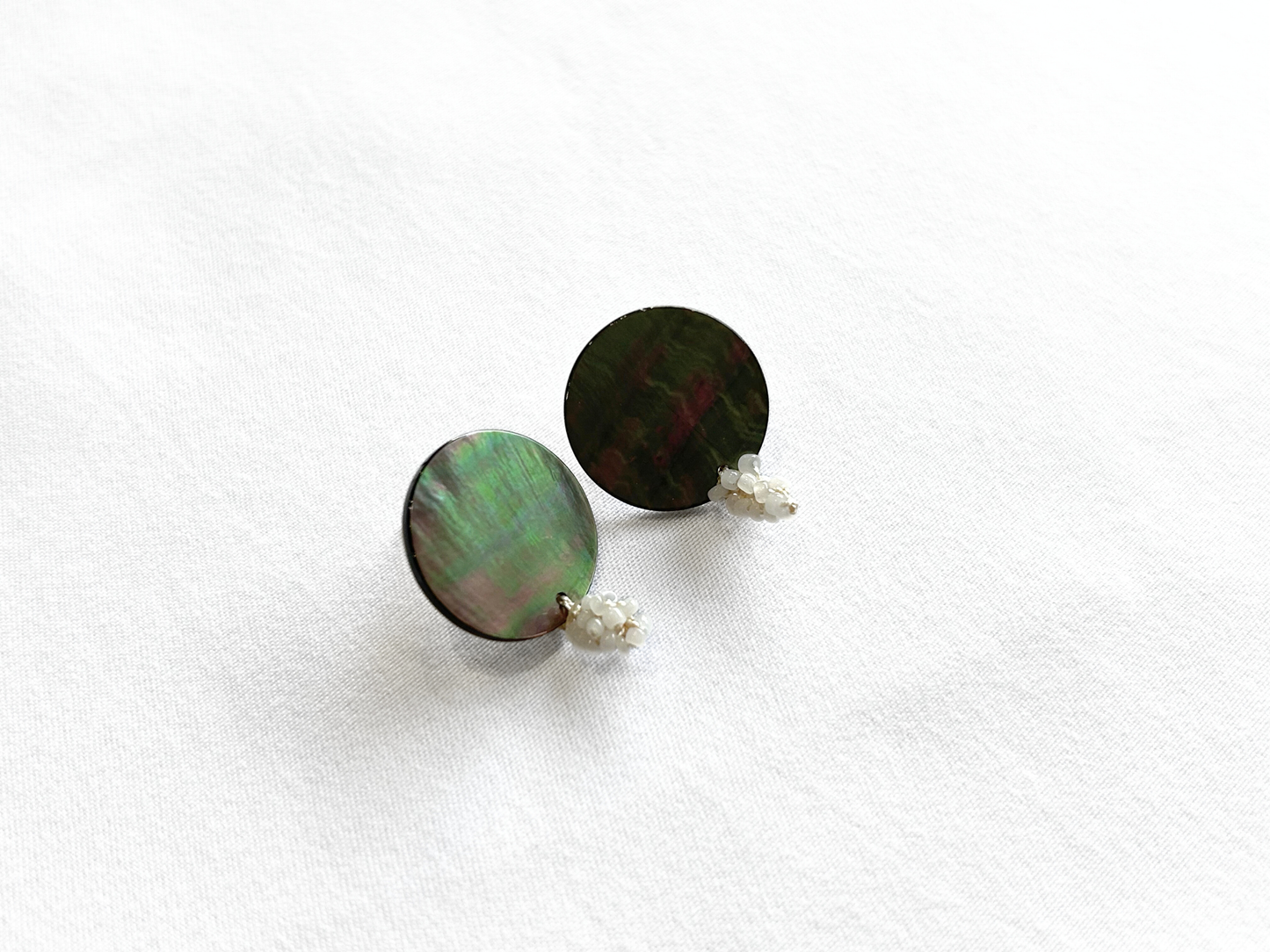 【Greenford 伊藤真子】TUKI 望 shell&beads 大 ピアス クロ/GF00019