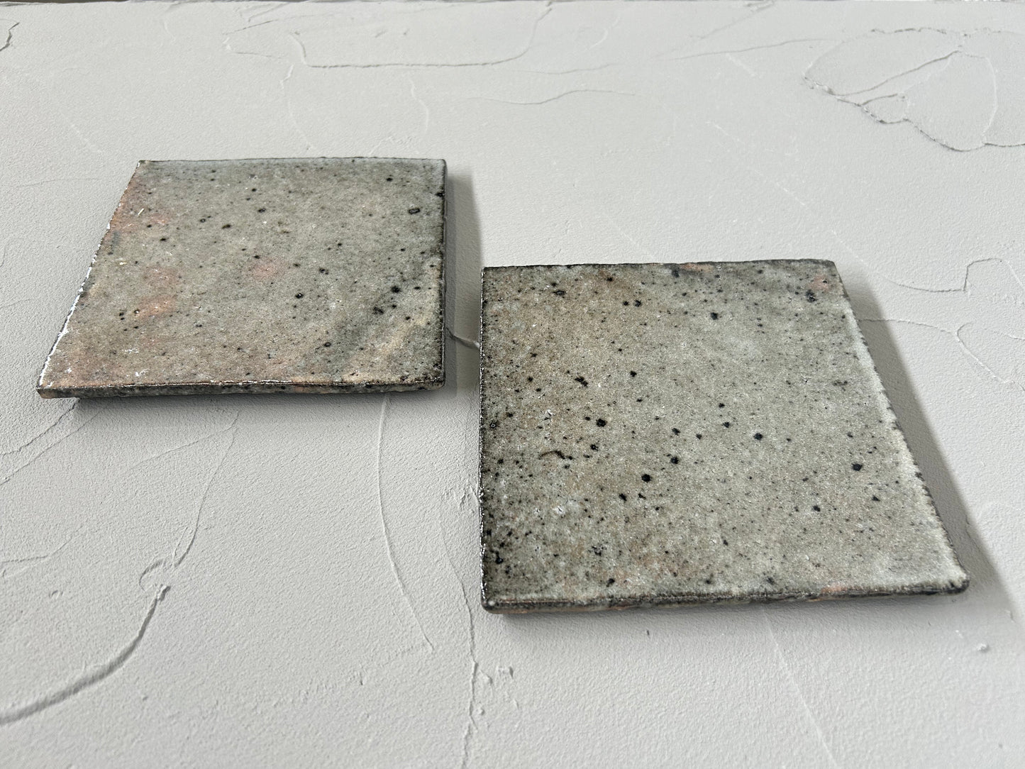【八田 亨】 HATTA TORU 白掛 tile plate 正方小(No.A31)/HK00113