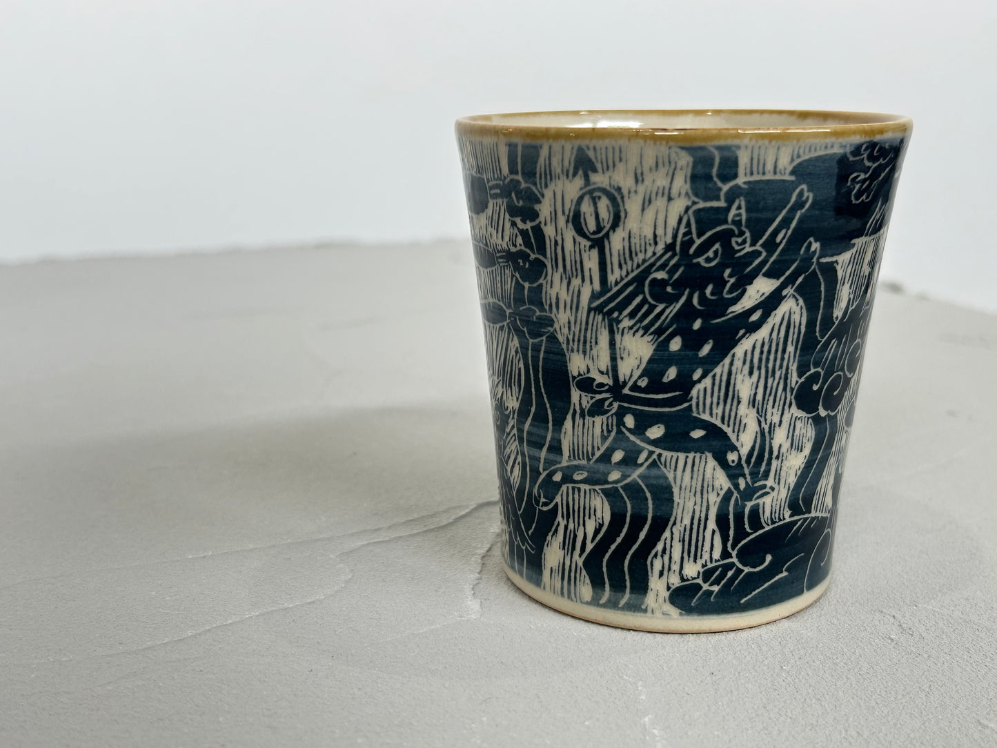 【吉村 尚子】naomitu pottery 掻き落としフリーカップ 鬼/HK00529