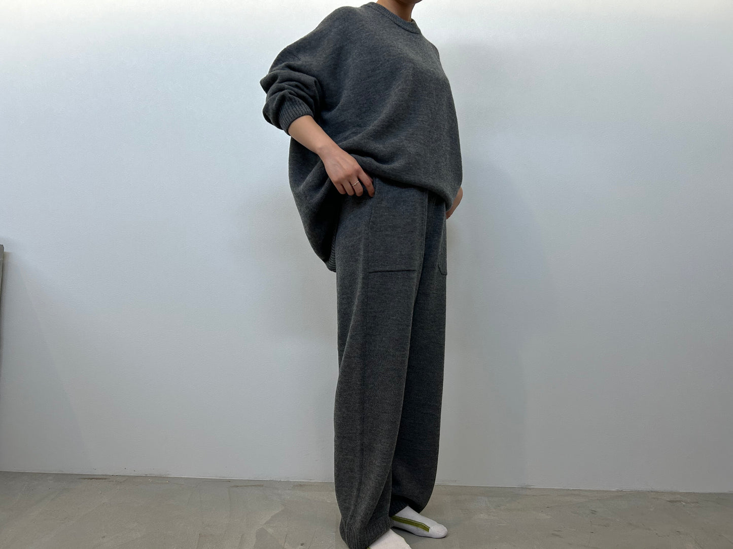 【ESLOW エスロー/50%OFF】FERMO WOOL KNIT PANTS CHARCOAL GRAY/HK00421