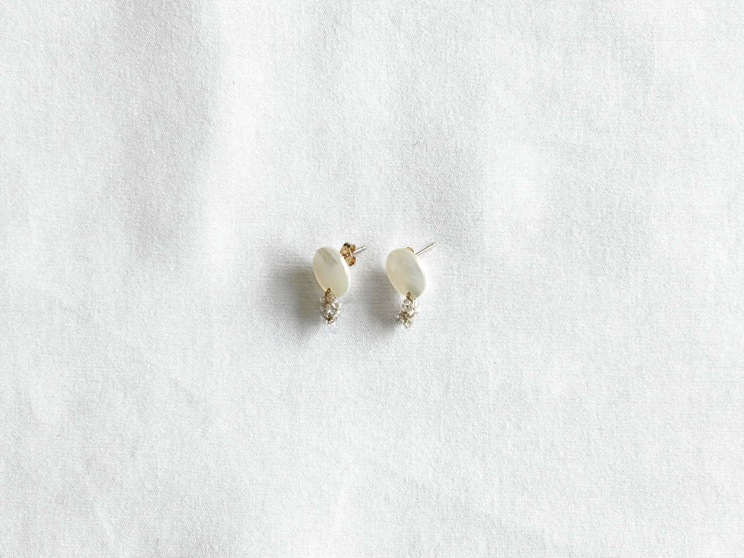 【Greenford 伊藤真子】TUKI 望 shell＆beads 小 ピアス シロ/GF00020