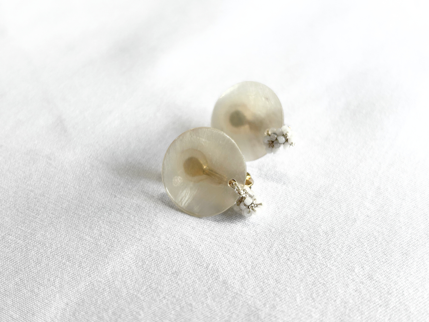 【Greenford 伊藤真子】TUKI 望 shell＆beads 大 イヤリング シロ/GF00019