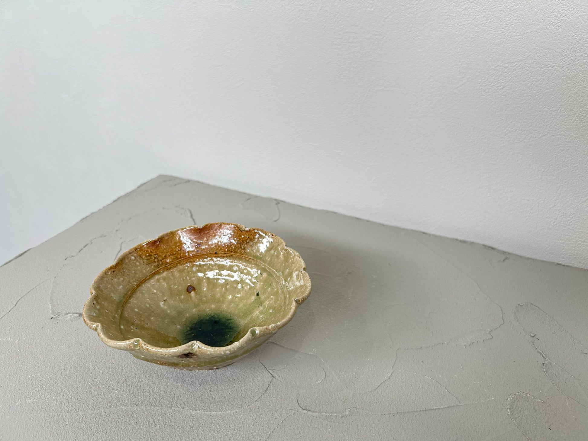 新品★須釜優子【師:谷本洋】伊賀花唐草文麦酒器★貝跡、ビードロ 新品☆須釜優子【師:谷本洋】伊賀花唐草文麦酒器☆貝跡、