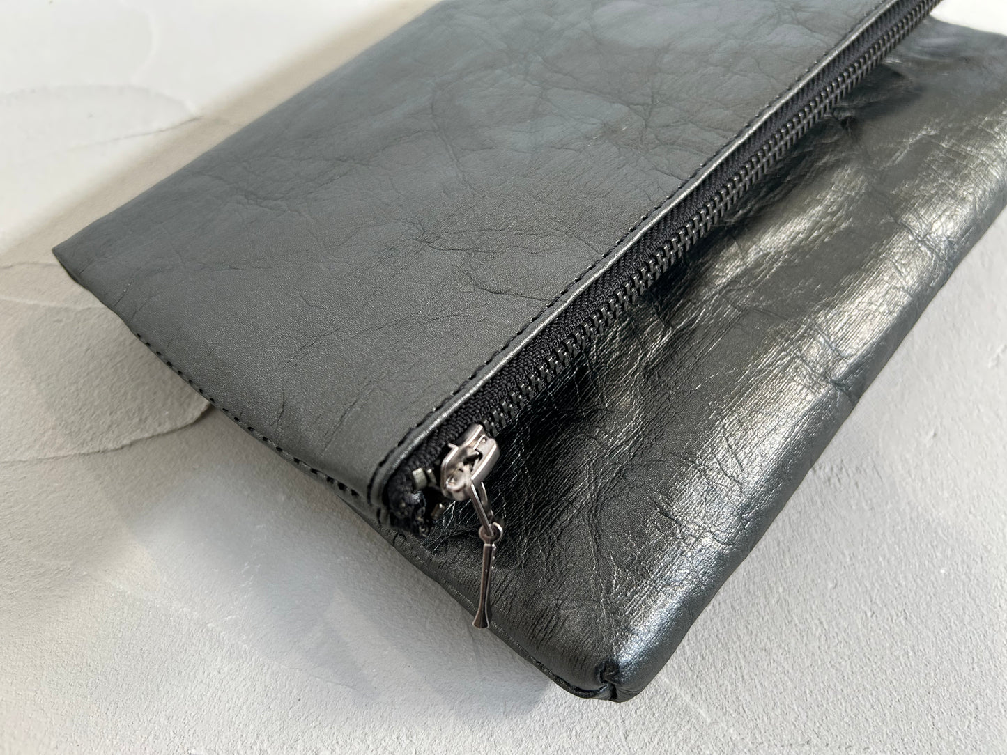 【Langackerhäusl】Folded clutch zinc/metallic gray/EP00059