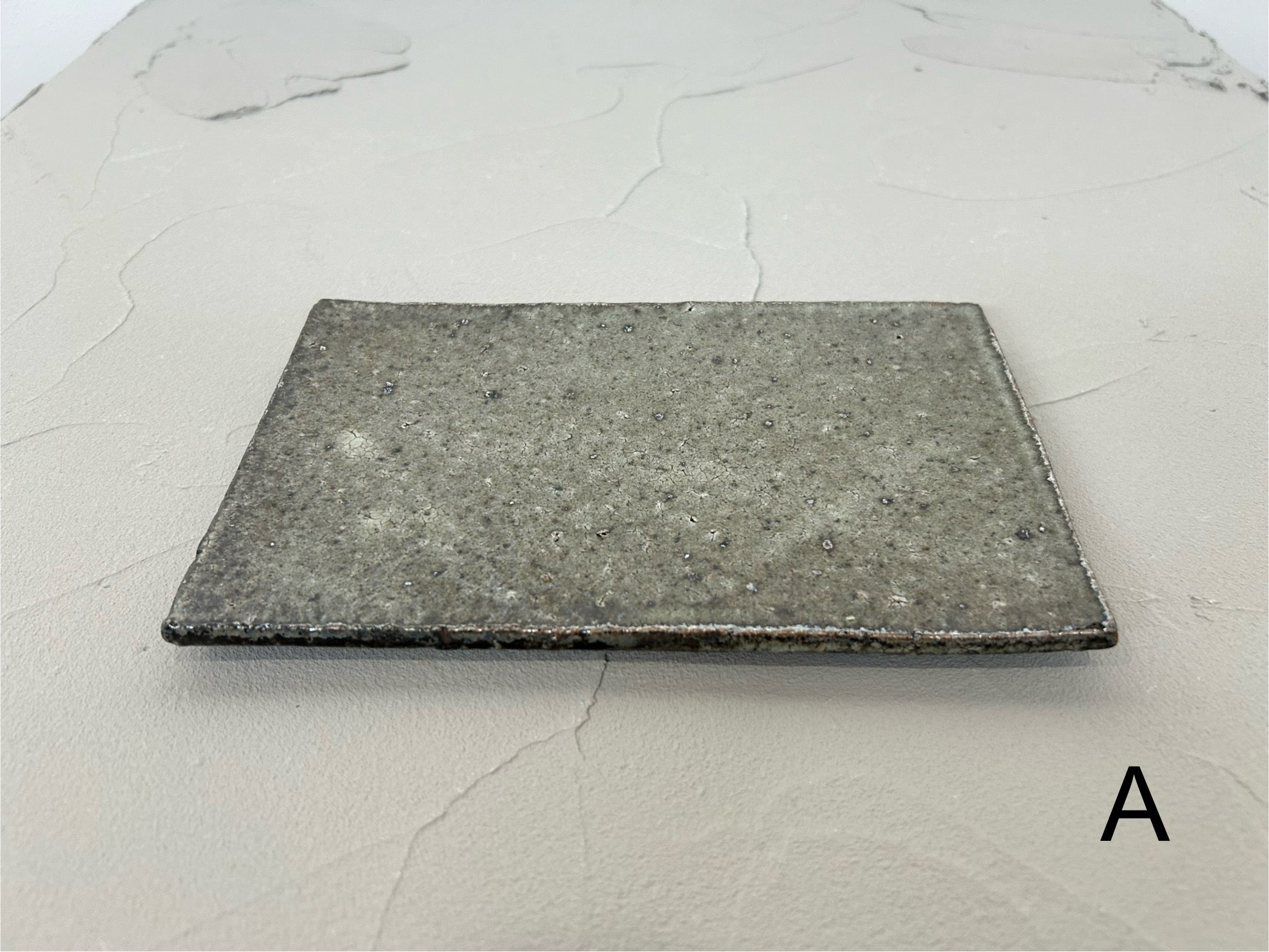 八田 亨】HATTA TORU 白掛 tile plate 長小（No.A29）/HK00111