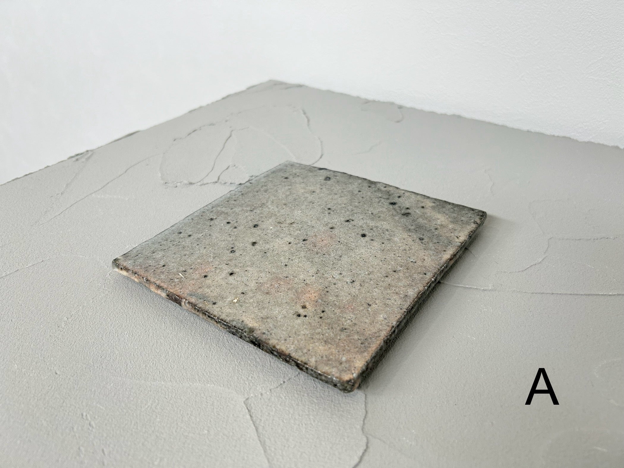 八田亨　白掛tile plate 八田 亨】 HATTA TORU 白掛 tile plate 正方小（No.A31）/HK00113