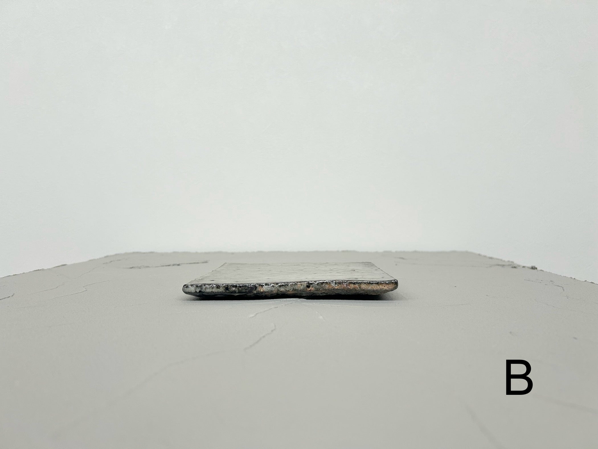八田 亨】 HATTA TORU 白掛 tile plate 正方小（No.A31）/HK00113