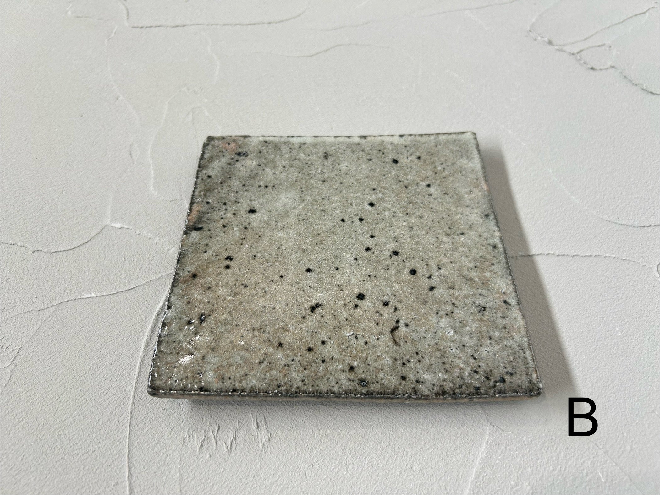 八田 亨】 HATTA TORU 白掛 tile plate 正方小（No.A31）/HK00113