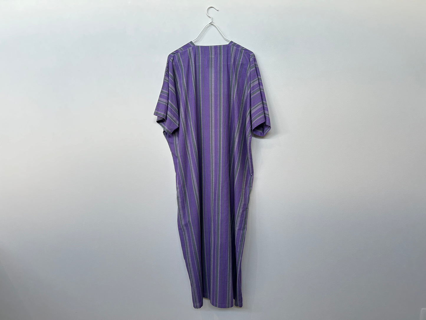 【loomer ルーマー 30%OFF 】PR22SS-OP023 カフタンワンピース Purple Stripe/HK00126