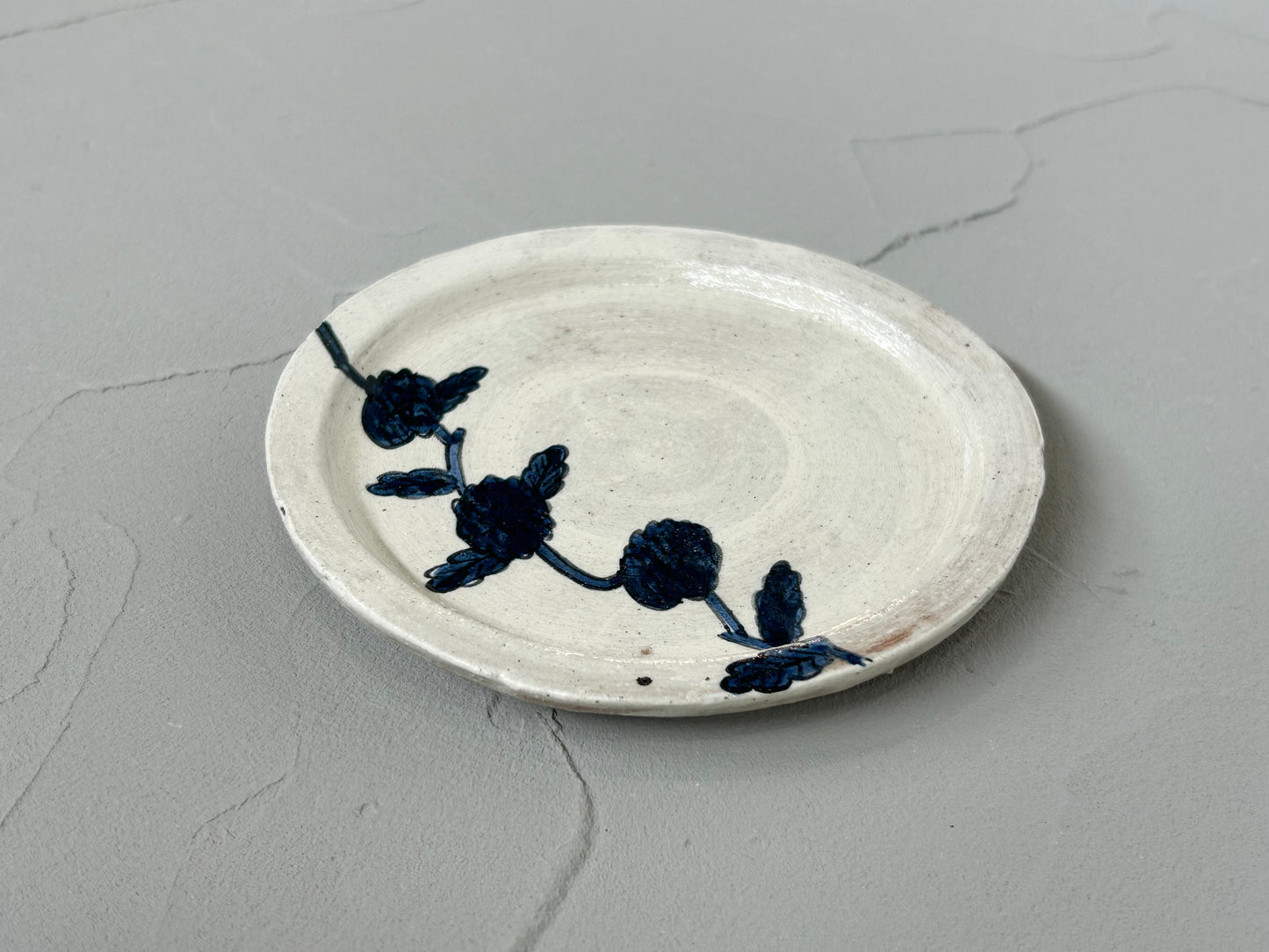 【吉村 尚子】naomitu pottery 粉引５寸皿 花/HK00506