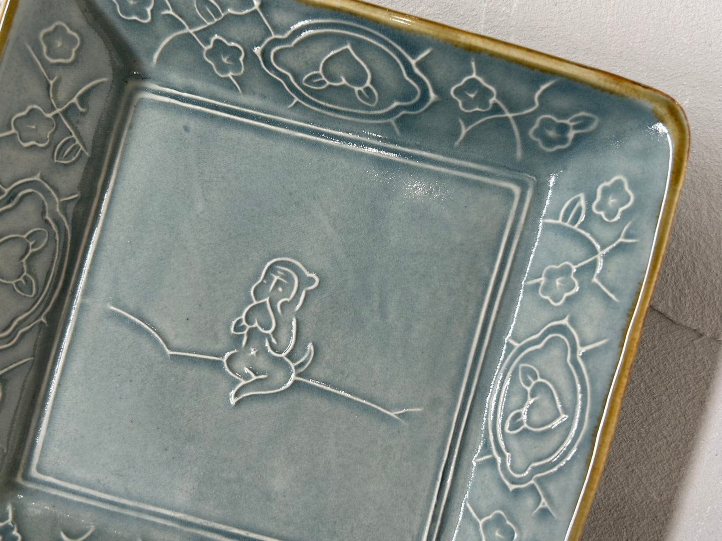 【吉村 尚子】naomitu pottery サル桃角皿/HK00504