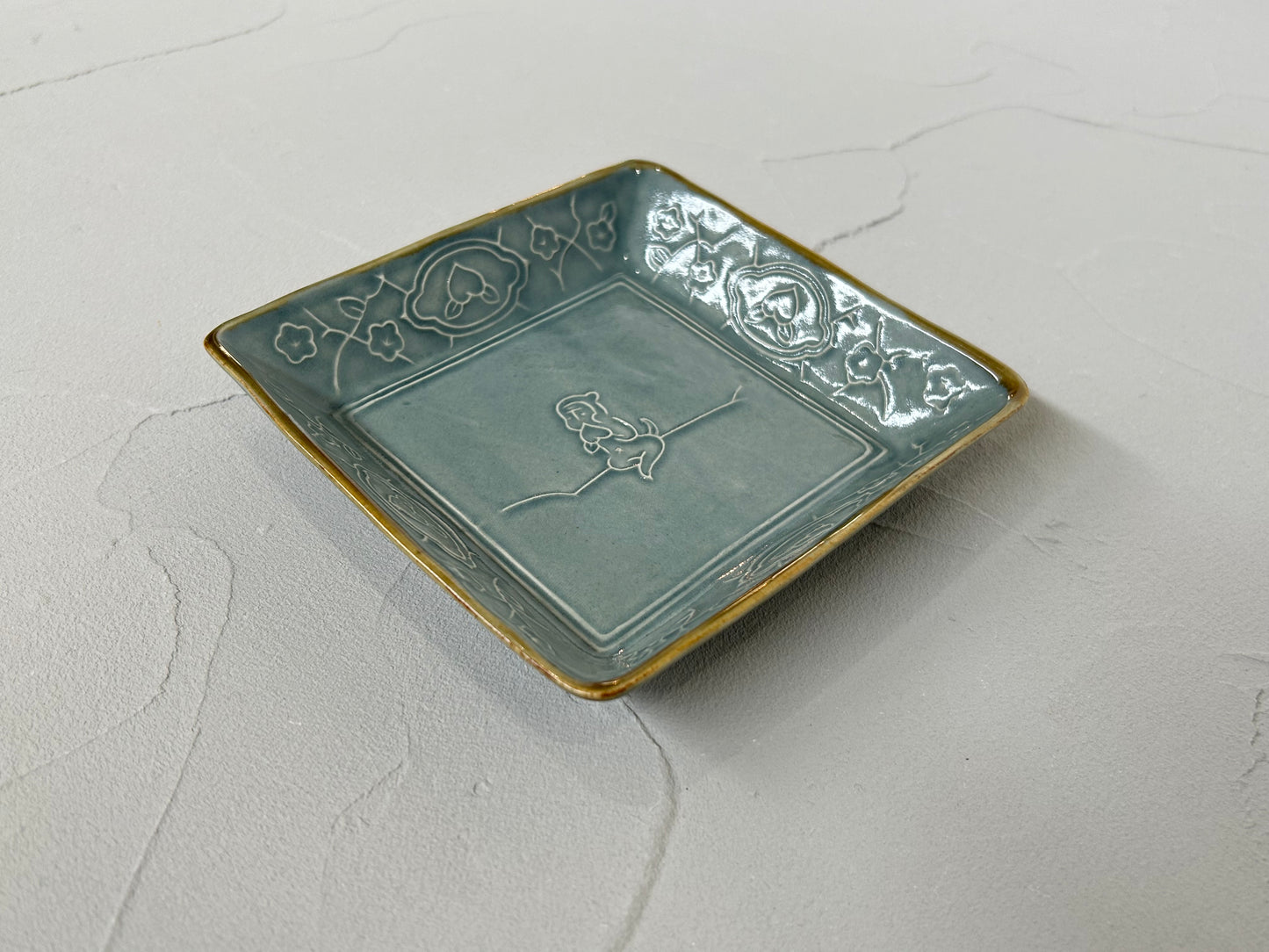 【吉村 尚子】naomitu pottery サル桃角皿/HK00504