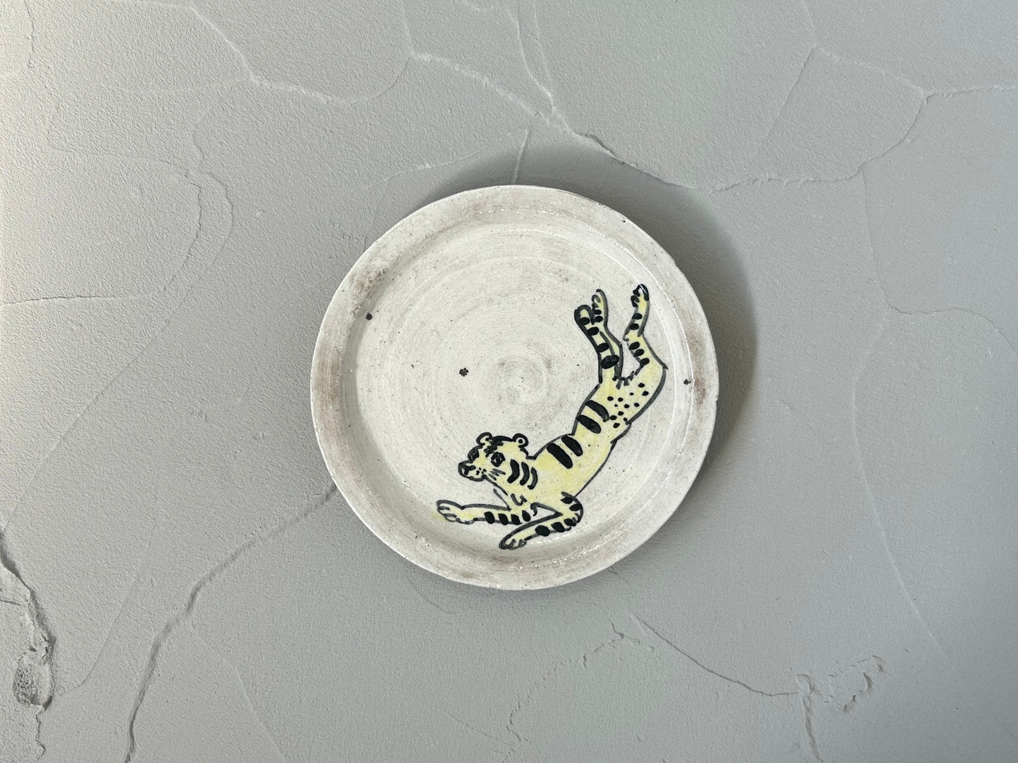 【吉村 尚子】naomitu pottery 粉引５寸皿 トラ/HK00505