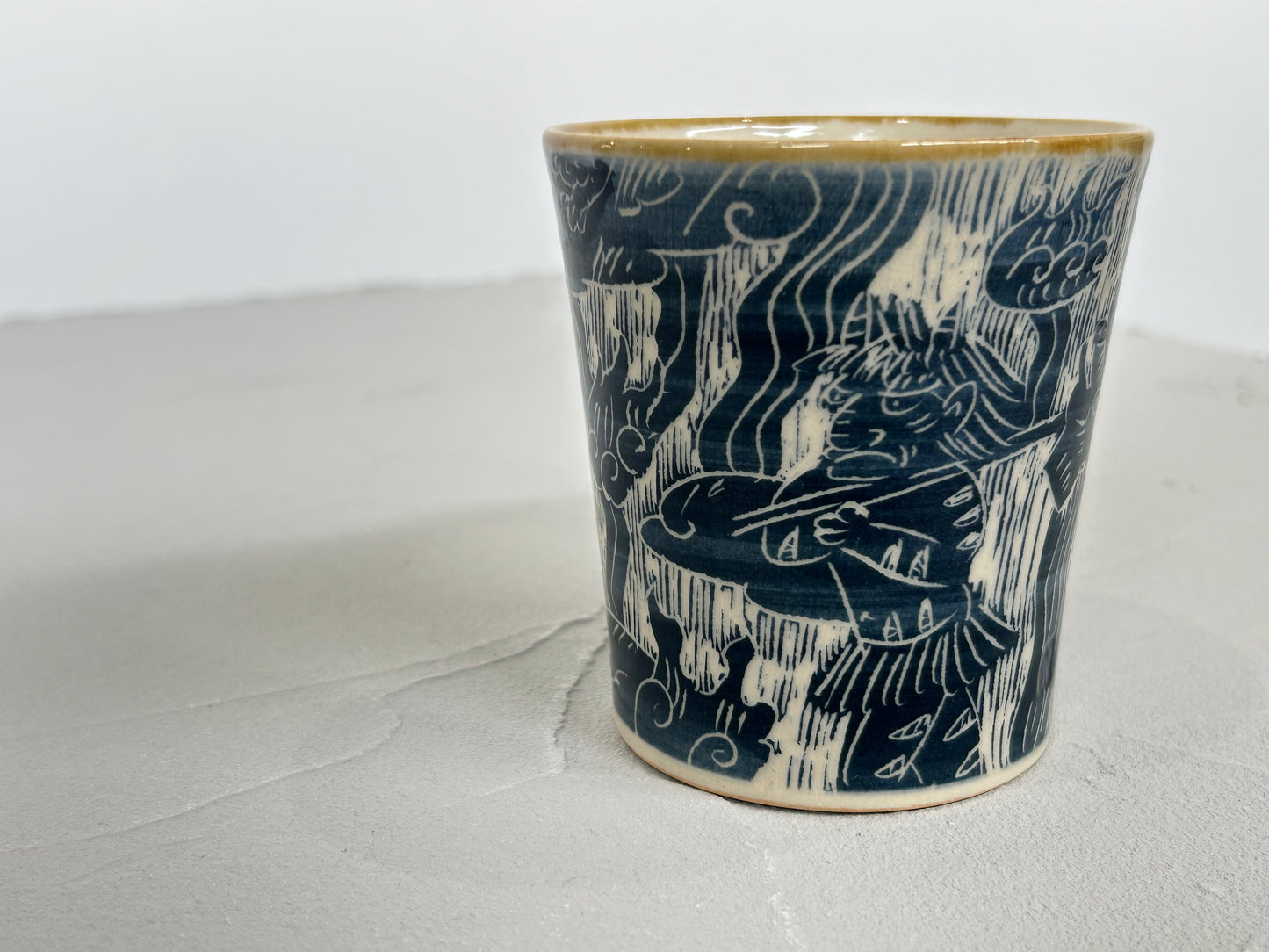 【吉村 尚子】naomitu pottery 掻き落としフリーカップ 鬼/HK00529