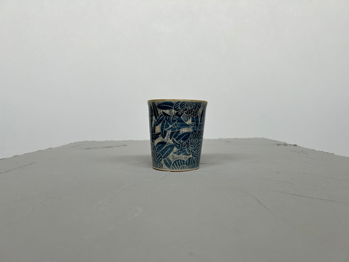 【吉村 尚子】naomitu pottery 掻き落としフリーカップ 鳥/HK00530