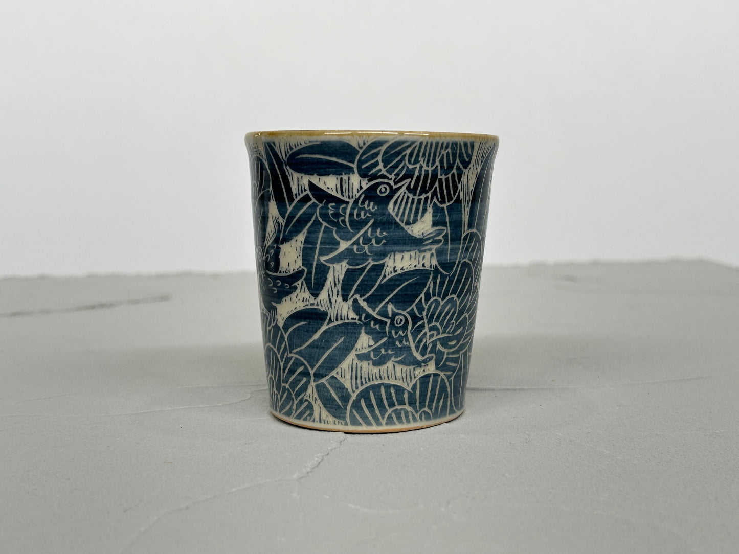 【吉村 尚子】naomitu pottery 掻き落としフリーカップ 鳥/HK00530