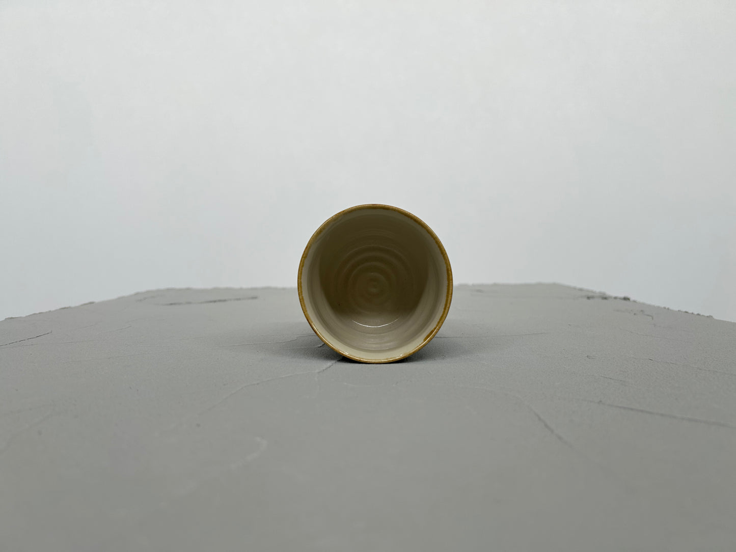 【吉村 尚子】naomitu pottery 掻き落としフリーカップ 鳥/HK00530