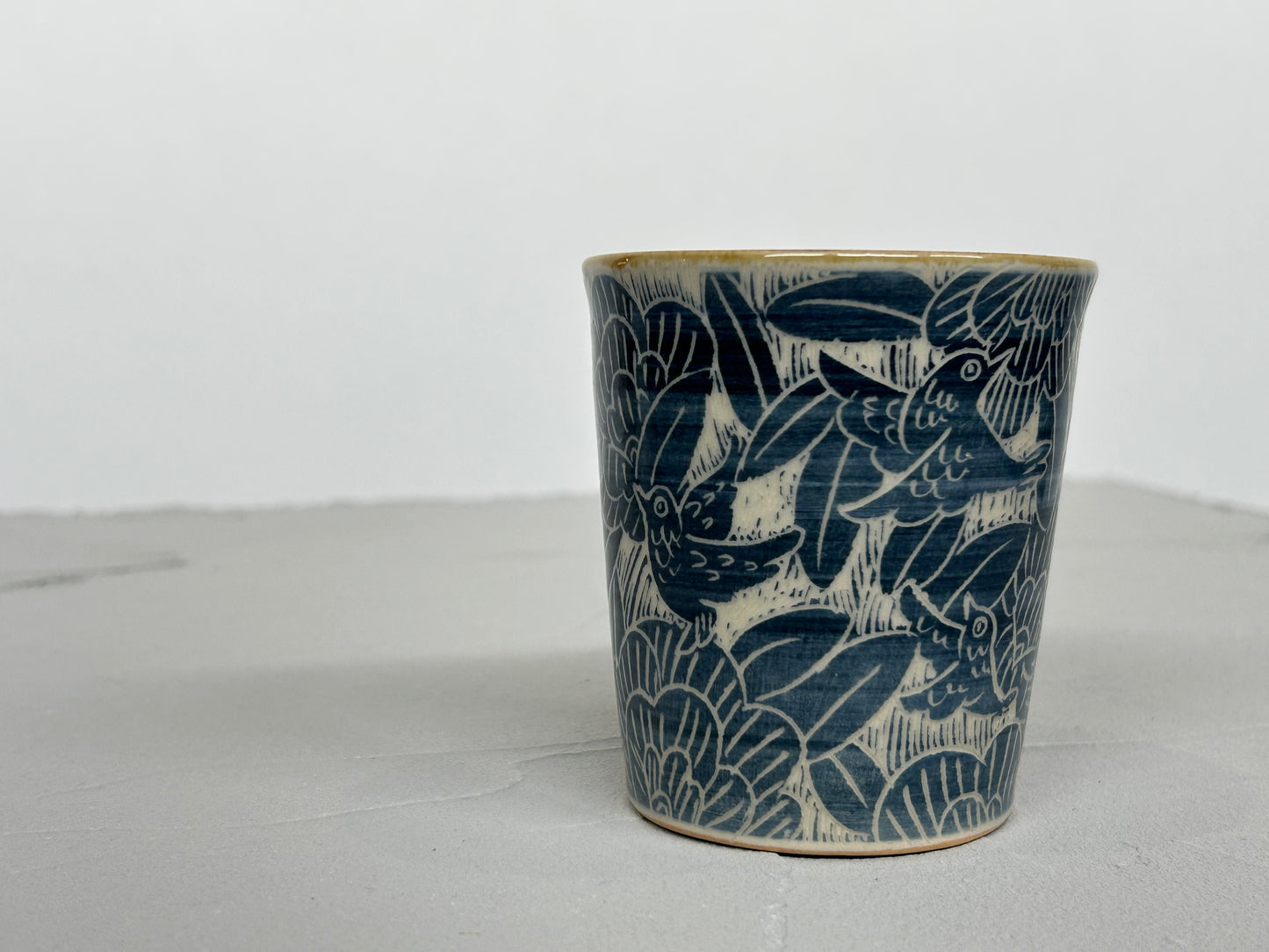 【吉村 尚子】naomitu pottery 掻き落としフリーカップ 鳥/HK00530