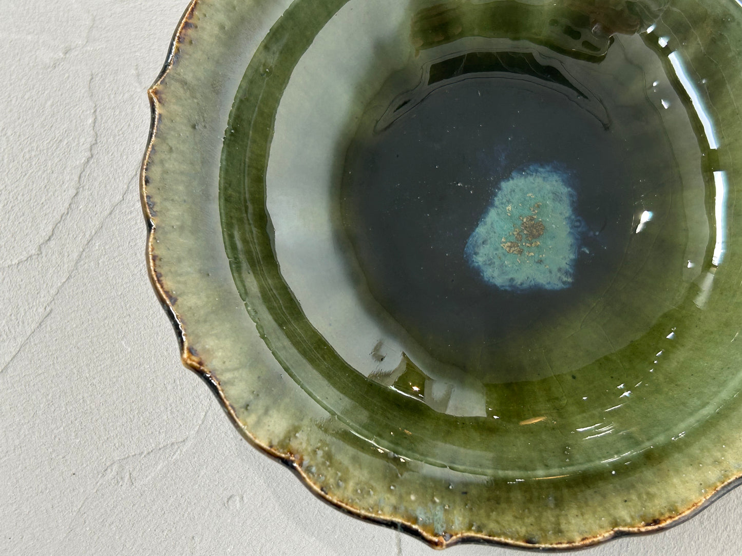 【村澤陶苑 村澤享】 青銅釉稜花皿 A/HK00531