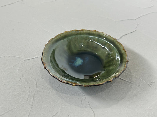 【村澤陶苑 村澤享】 青銅釉稜花皿 C/HK00531