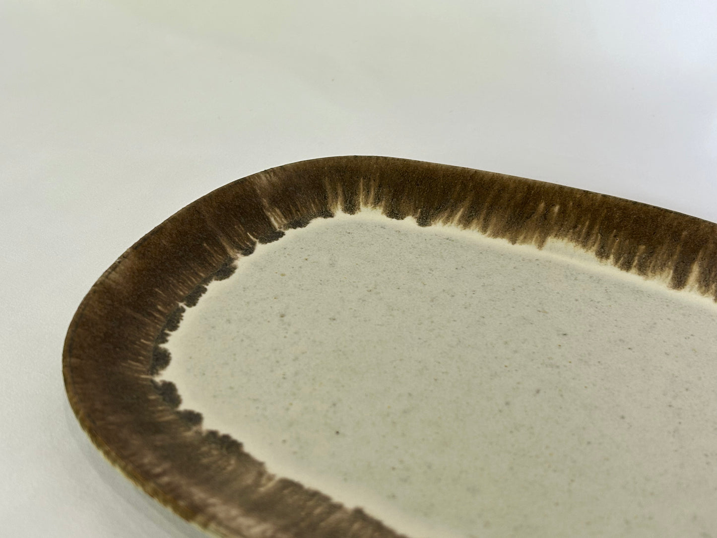 【3RD CERAMICS】パンのお皿 WeekENDS（茶）/HK00545