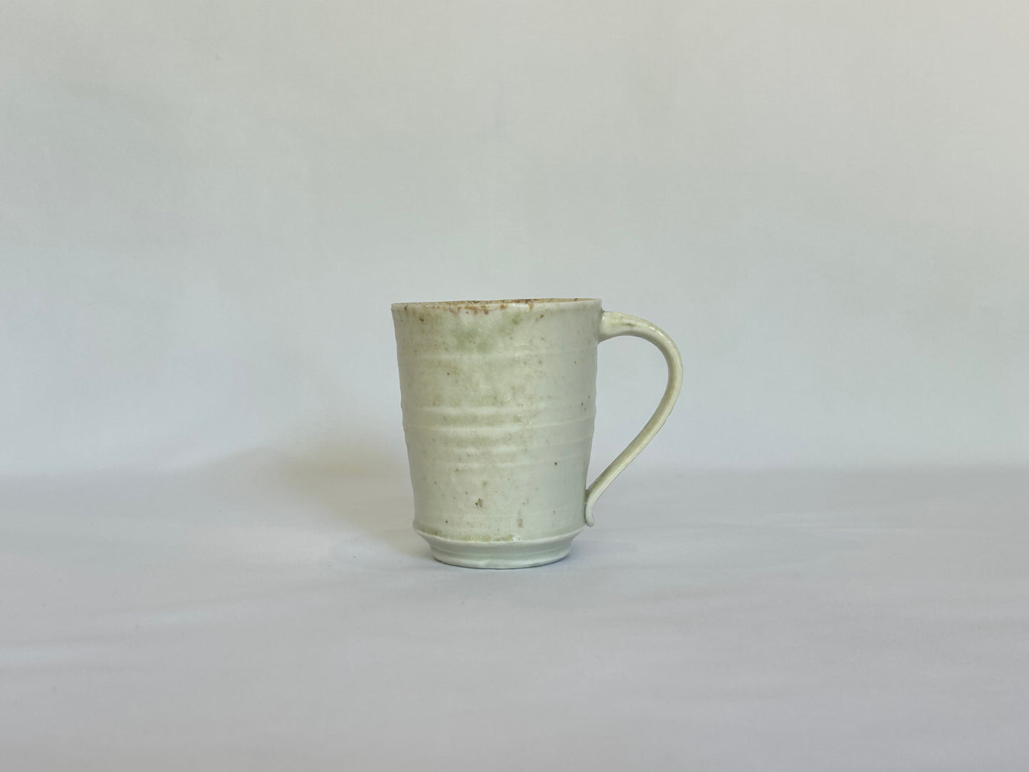 【井上 健太】白磁 マグカップ 01/HK00554