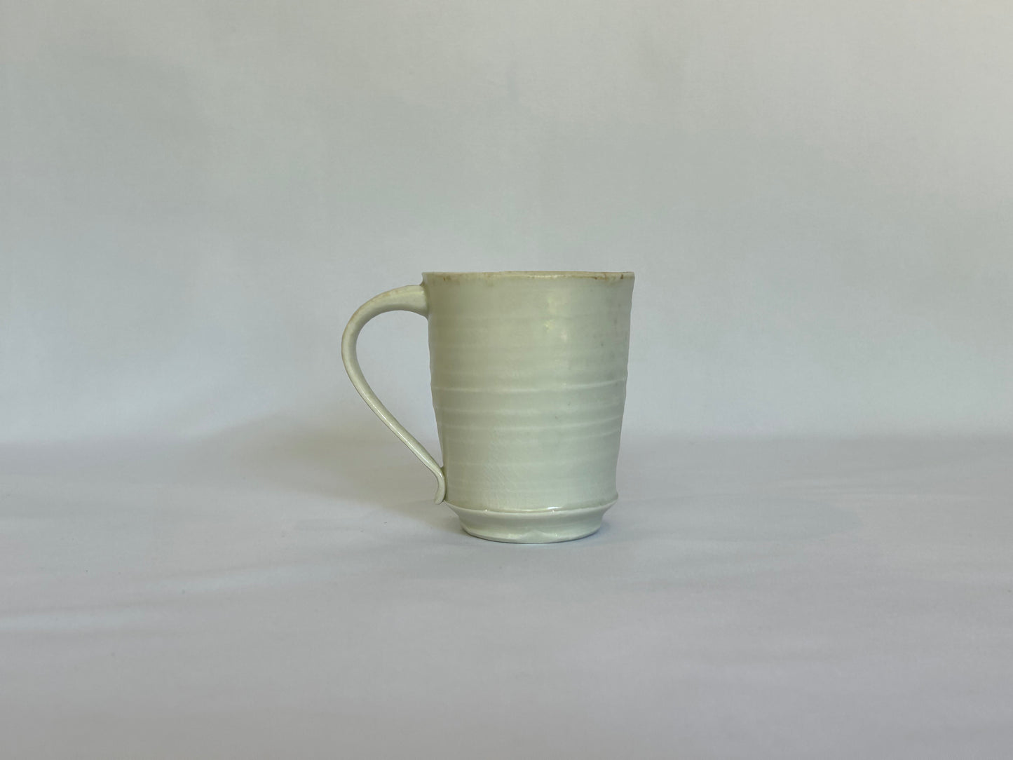 【井上 健太】白磁 マグカップ 01/HK00554