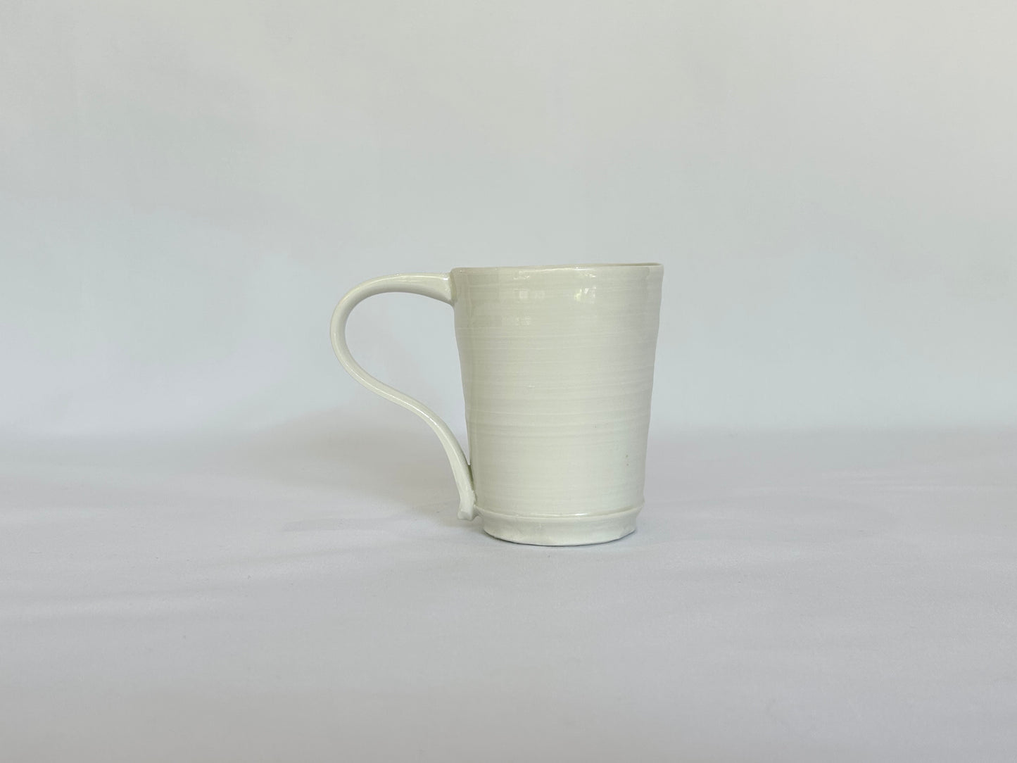 【井上 健太】白磁 マグカップ 02/HK00555