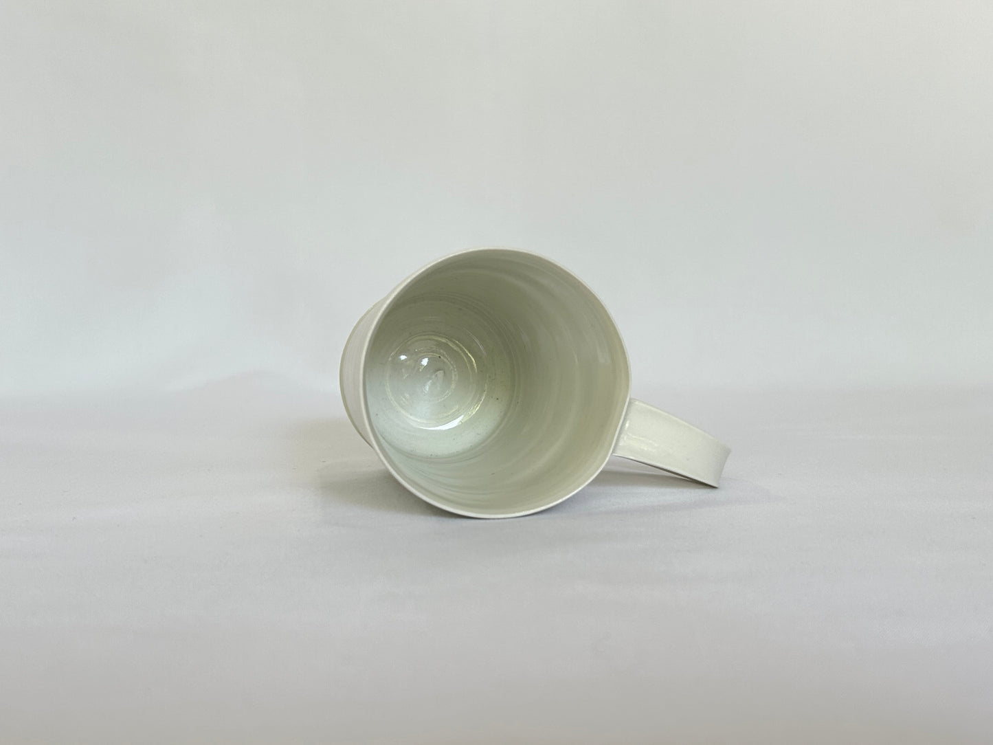 【井上 健太】白磁 マグカップ 02/HK00555