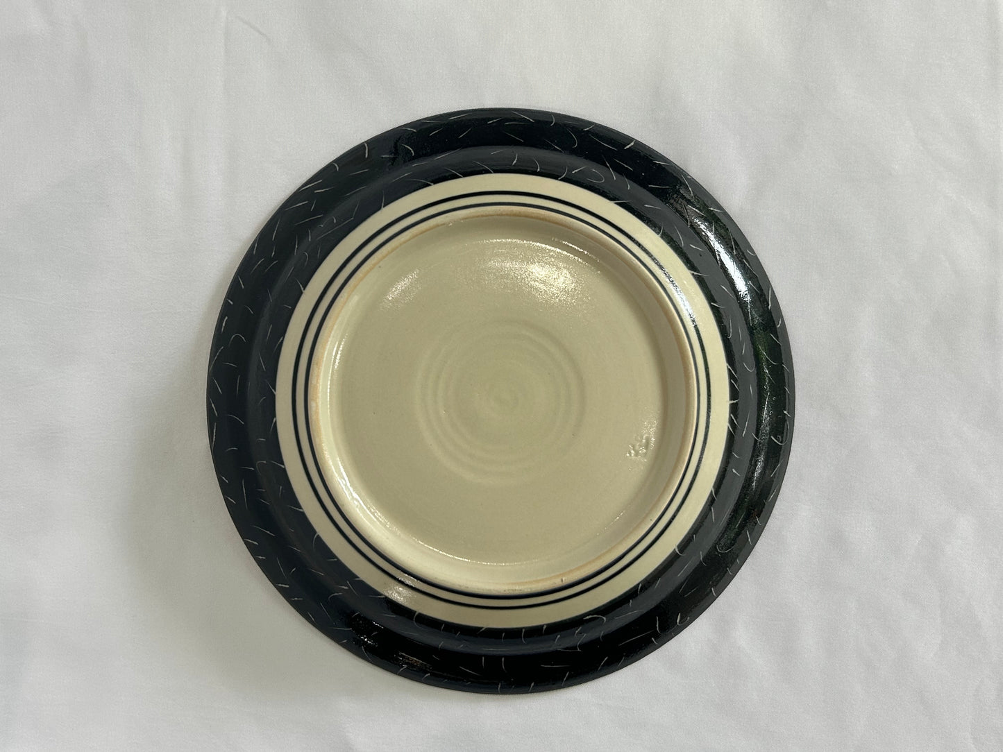 【吉村 尚子】naomitu pottery ヤタガラス中皿 A/HK00563