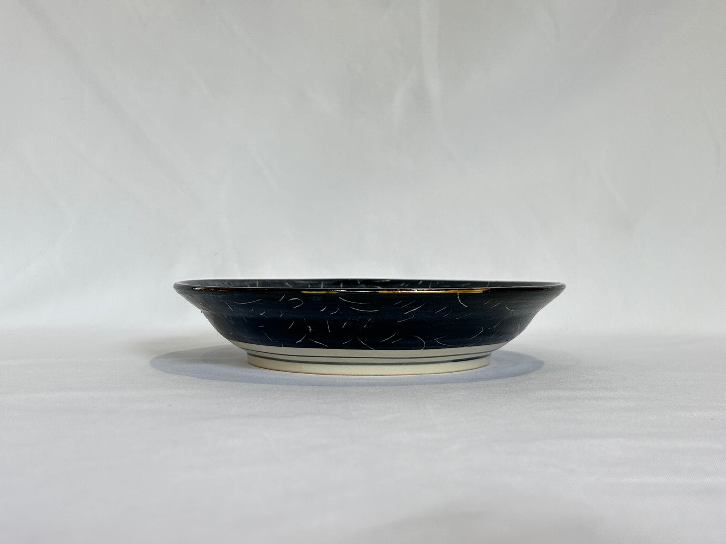 【吉村 尚子】naomitu pottery ヤタガラス中皿 C/HK00563