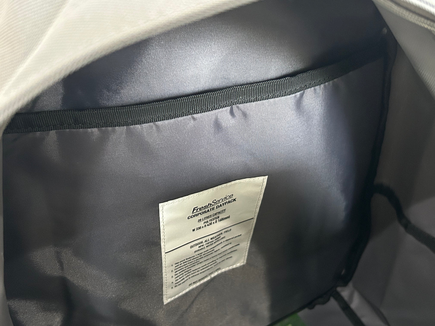 【FreshService】CORPORATE DAYBAG 28L GRAY/HK00591
