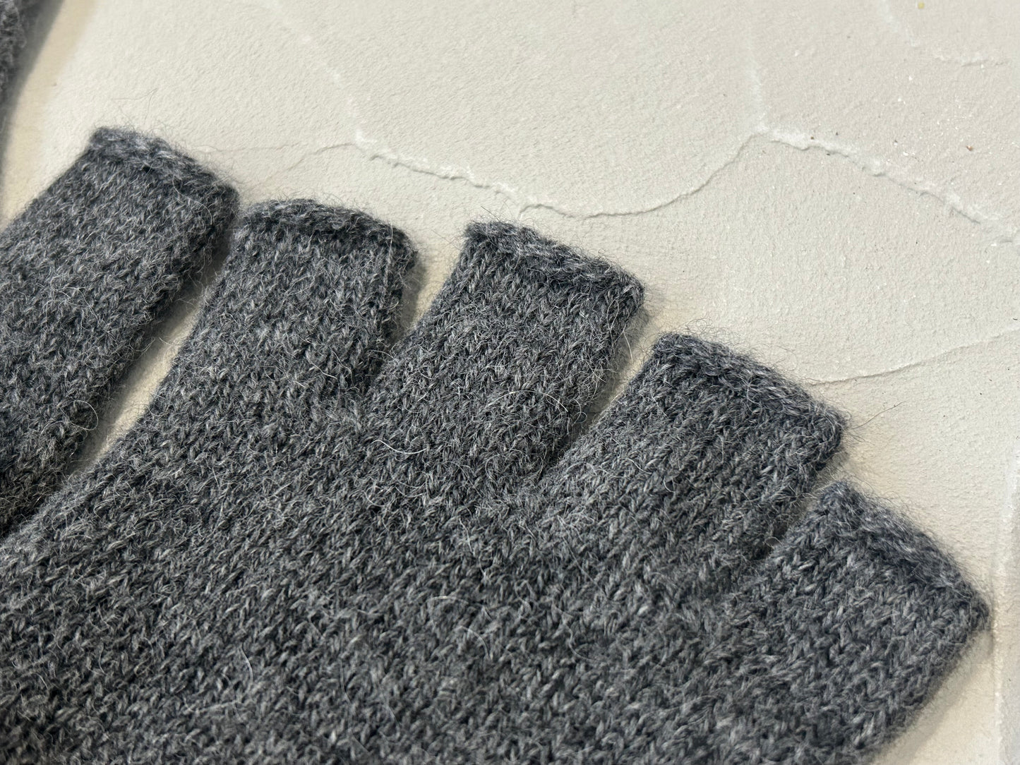 【loomer ルーマー】 Alpaca Knit Gloves LM324-KN011 Natural Grey/HK00455