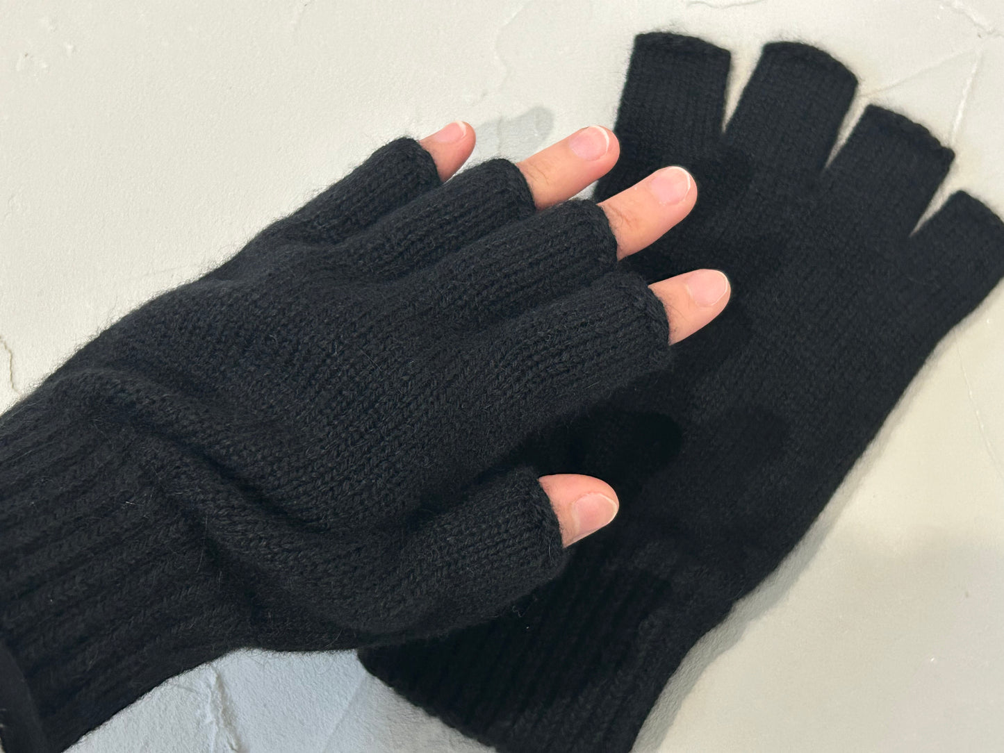 【loomer ルーマー】 Alpaca Knit Gloves LM324-KN011 Natural Black/HK00455