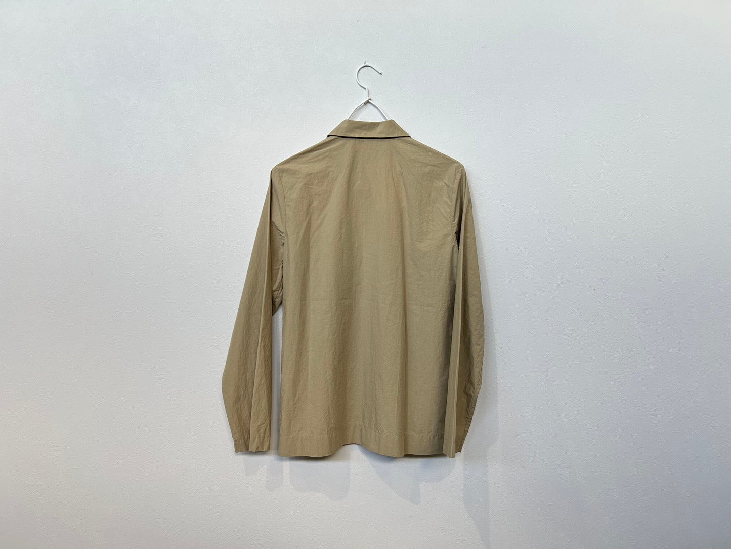 【hoteL_ ホテルアンダースコア　】long-sleeved shirts beige PJ0302/HT00001