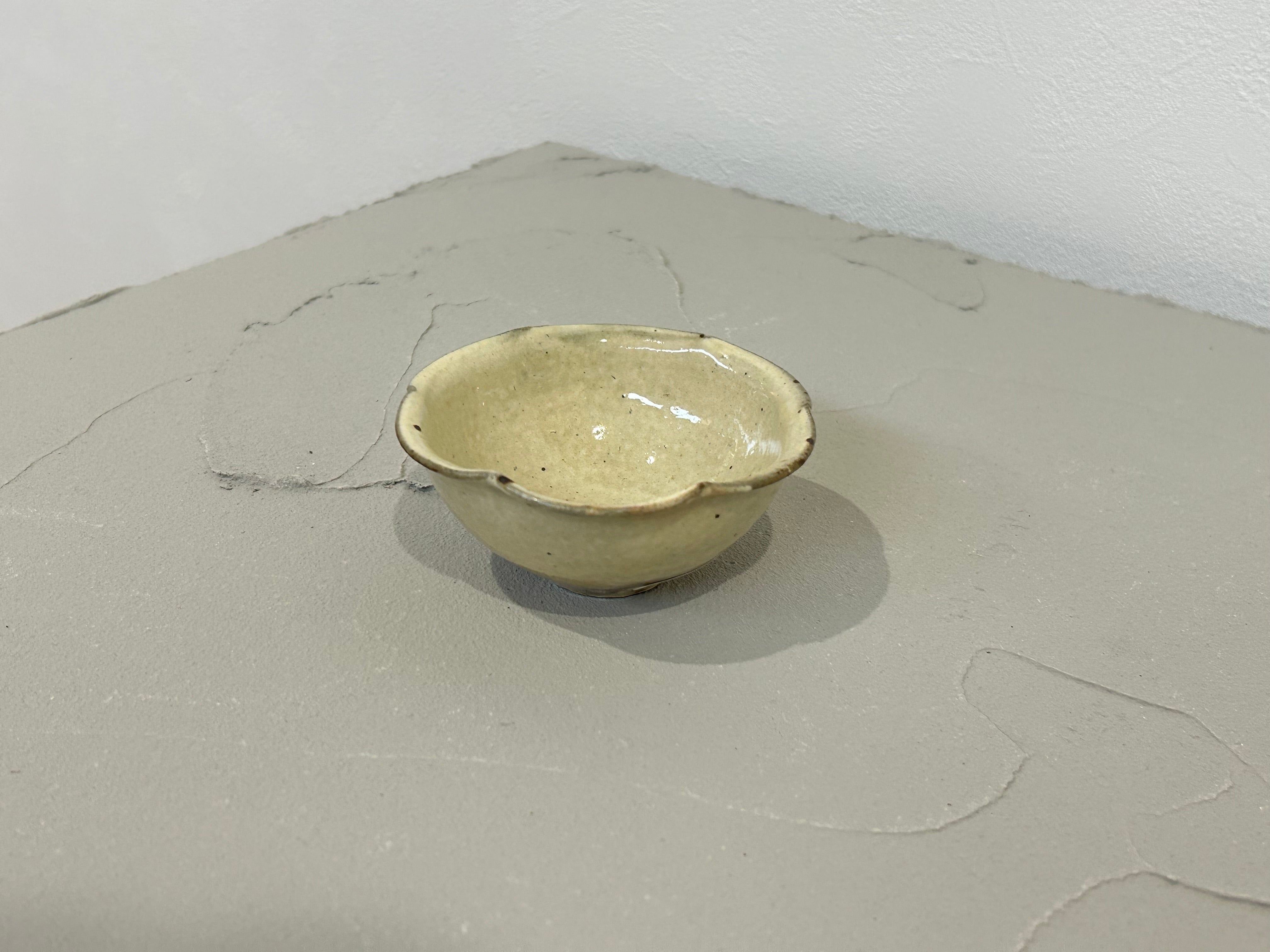 古谷製陶所】 古谷浩一 きなり 輪花鉢 ヒメ 小鉢 信楽焼/HK00464