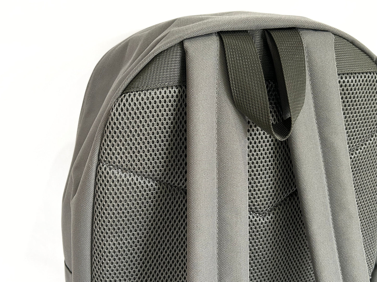 【FreshService】CORPORATE DAYBAG 28L GRAY/HK00591